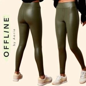 NWT!! 💚 OFFLINE by Aerie Olive Green Leggings